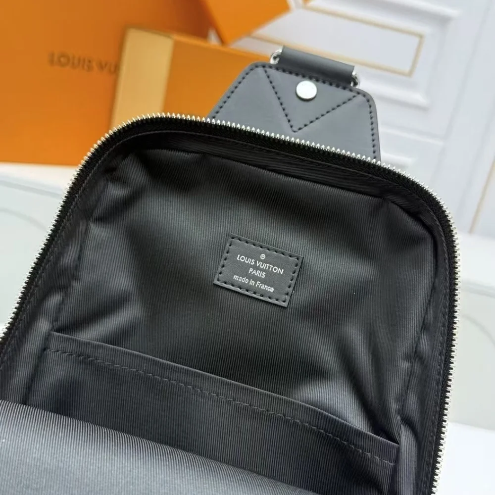 Louis Vuitton Avenue Slingbag Bag - Picture 3 of 6